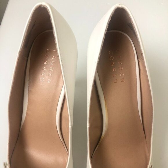 Lauren Conrad Women's White Petal Flowers High Heel Pumps  Size 9.5 M - Picture 8 of 11